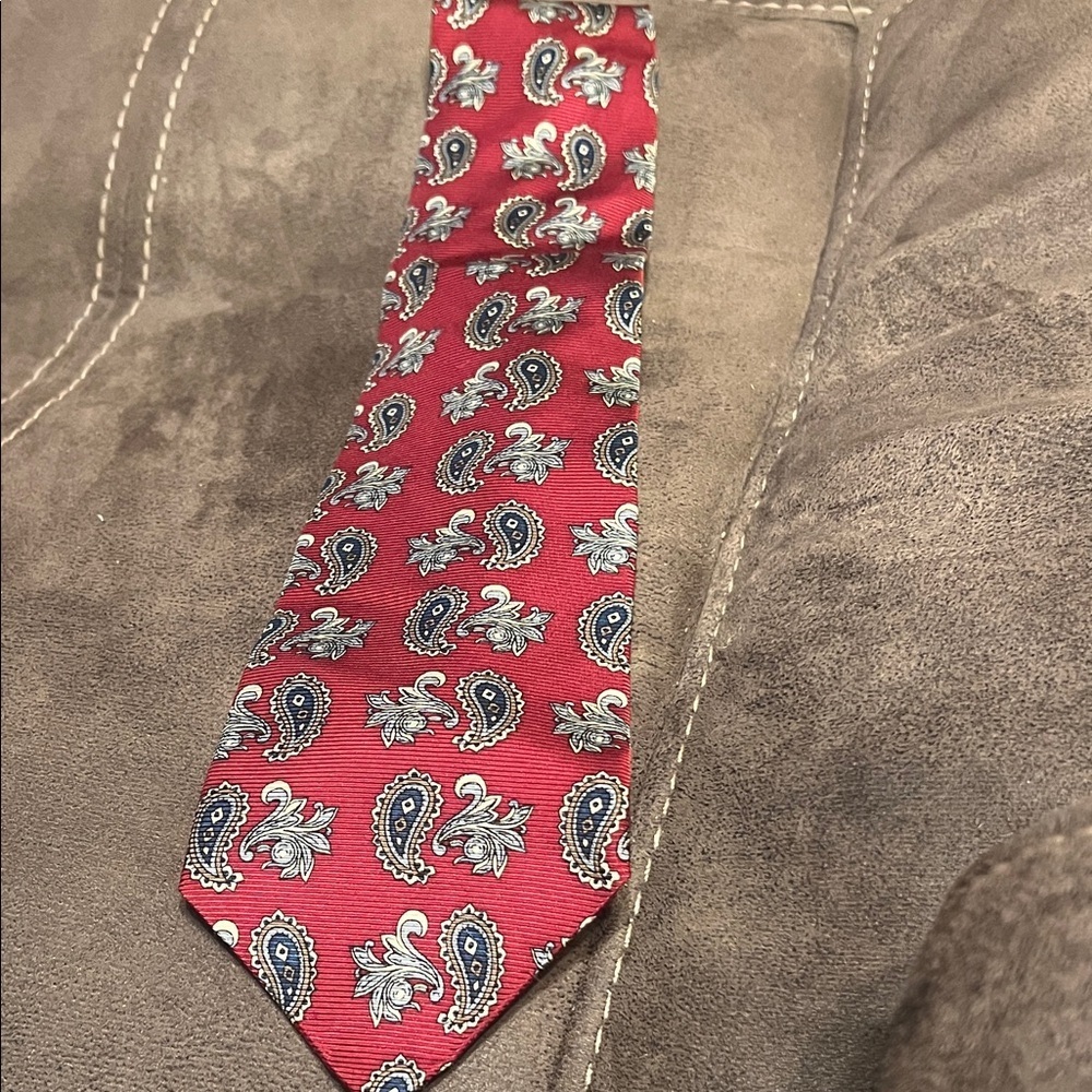 Classic Paisley Red Tie